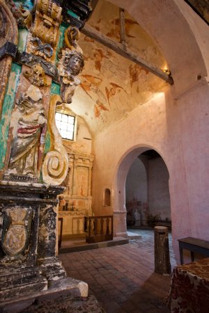 ÉGLISE ROMANE DES LOGES