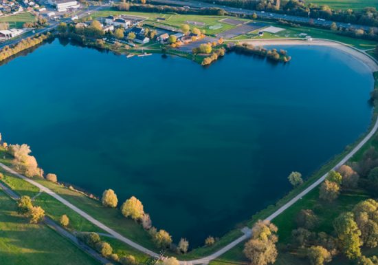 Voie verte en bord de rivière La Sarthe entre Le Mans et Arnage