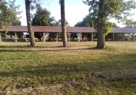 Aire de stationnement camping-car à la ferme “Les Roussets”