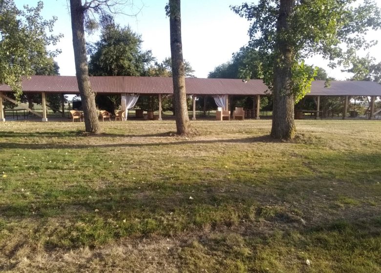 Aire de stationnement camping-car à la ferme “Les Roussets”