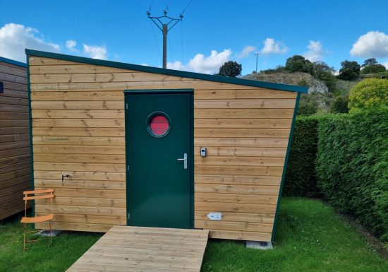 Le Sans Souci campsite – hiker’s cabin