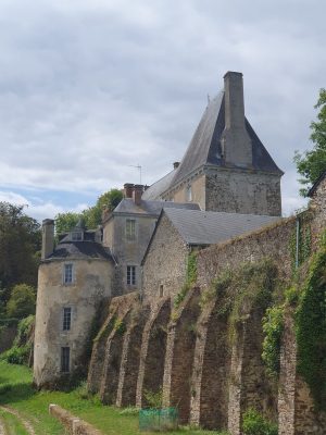 Circuit le village Vassé et la forêt