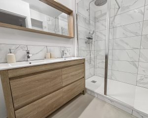 Spacieux et Moderne Proche Centre