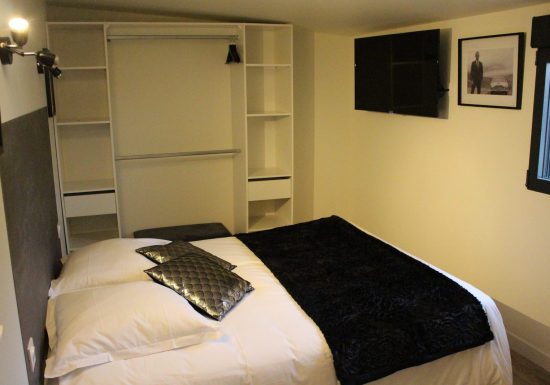 Village de chales des Belles Ouvrières – Chalet Cinéma