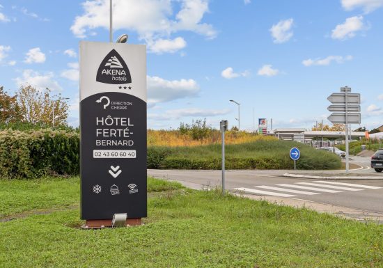 HOTEL BALLADINS