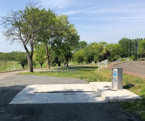 Aire camping-car park de Luché Pringé