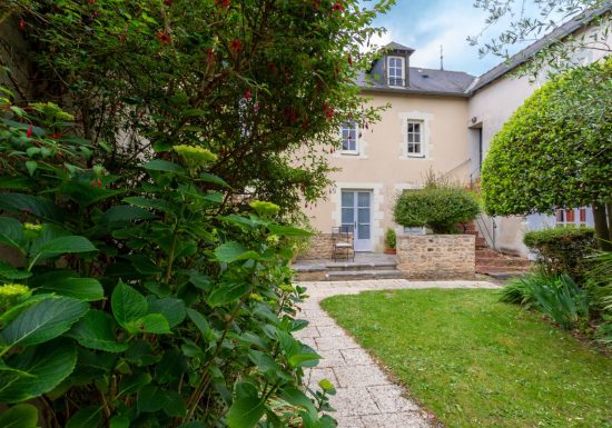 HOTEL/RESTAURANT – GRAND HÔTEL OF SOLESMES