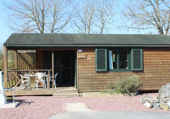 Le Sans Souci campsite – 4 person wooden cottage