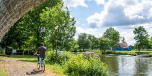 AVENTURE NAUTIQUE AT ROEZE SUR SARTHE WATERSPORTS CENTRE