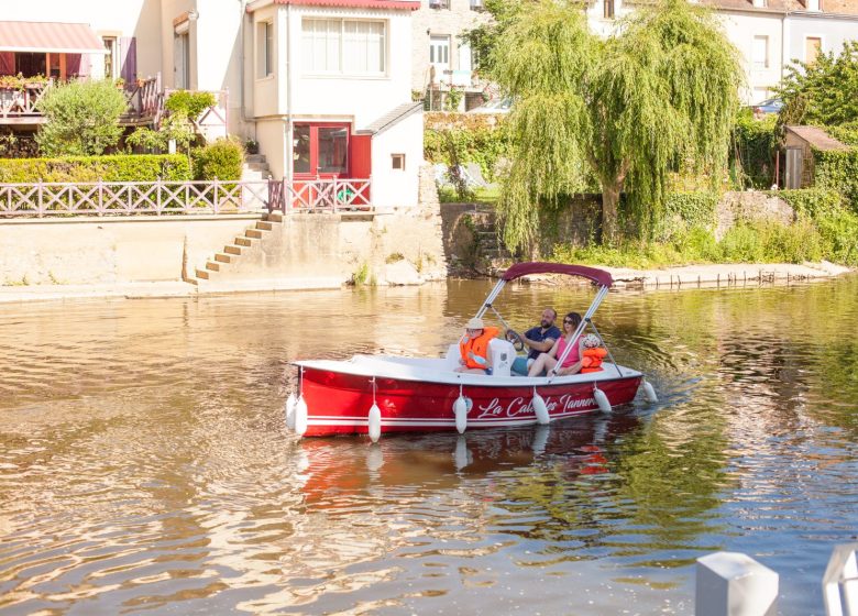 Electric boat rental