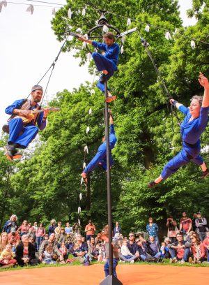 Mardis de l’été de Coulaines – KIBI par la Compagnie Lève un peu les bras