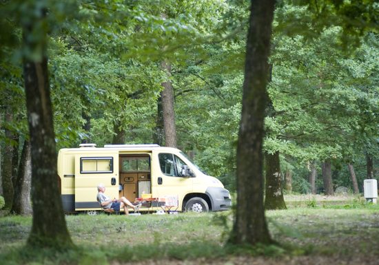 Emplacements pour camping-cars – Camping Huttopia Lac de Sillé
