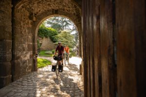 La Vélobuissonnière : Saint-Léonard-des-Bois < > Fresnay-sur-Sarthe