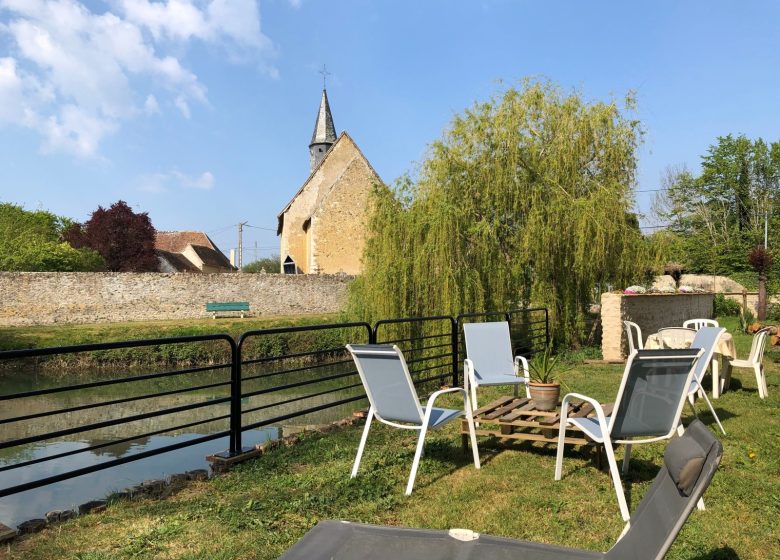 A côté de l’Eglise