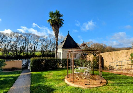 Le Pavillon au bord de Sarthe