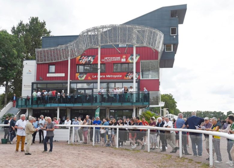 HIPPODROME DES HUNAUDIÈRES