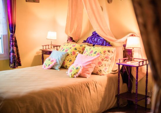 The Vintage Bed and Broc, The Yellow Suite