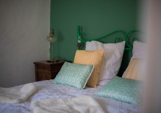 The Vintage Bed and Broc, Love nest