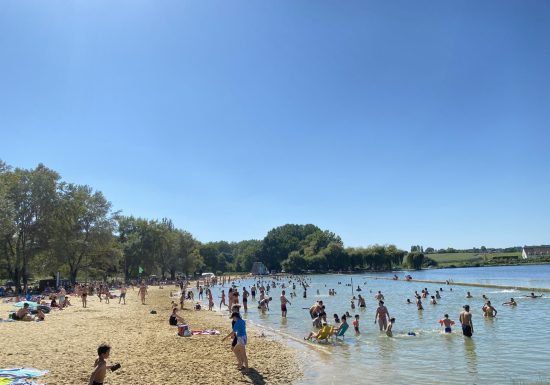 AU BORD DU LAC CHALET VILLAGE