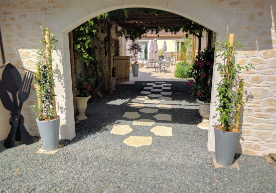 A LA TABLE DU PUISARD