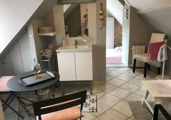 Chambre indépendante à la campagne