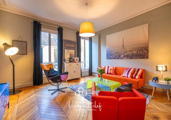 Parquet, lumière et baignoire – Près du Vieux Mans