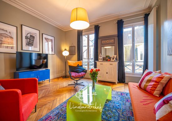 Parquet, lumière et baignoire – Près du Vieux Mans