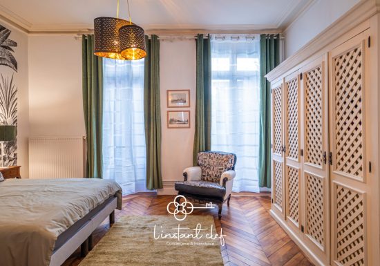 Parquet, lumière et baignoire – Près du Vieux Mans
