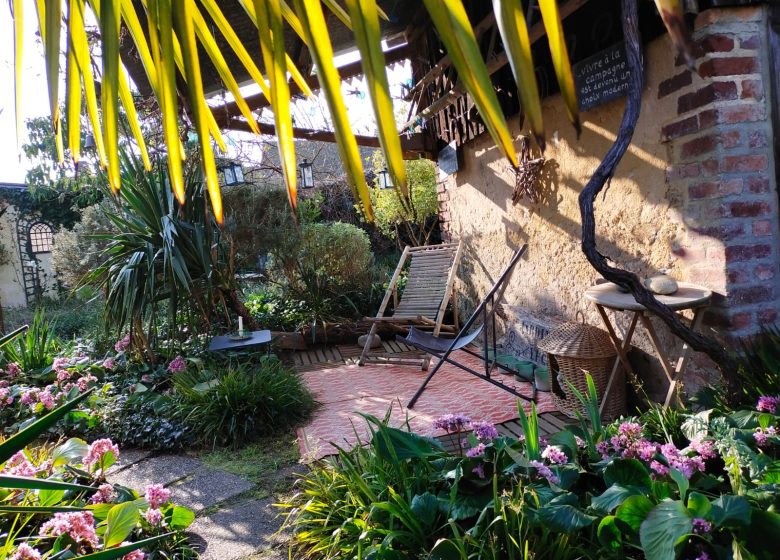 CLOS SUR LOIR COTTAGE- JARDIN YUCCAS