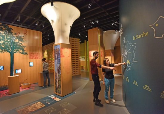 Le Grand Lucé < >Château-du-Loir