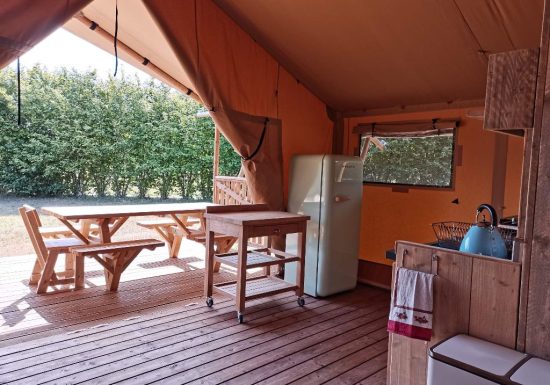 Lodge à la ferme équestre des Bleuets