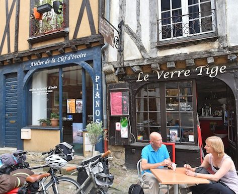 LE MANS < > LE GRAND LUCÉ