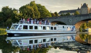 LUNCH CRUISE ABOARD LE SABLESIEN