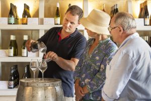 Un matin avec un (e) vigneron. ne  . Rencontre & Dégustation à La Maison du Tourisme et du vignoble