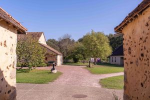 GITE LES CHARBONNIERES DU DOMAINE DES MESANGERES