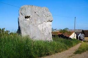 PIERREFRICHE MENHIR