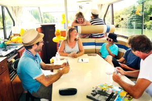 CROISIERES SUR LA SARTHE EN BATEAUX HABITABLES