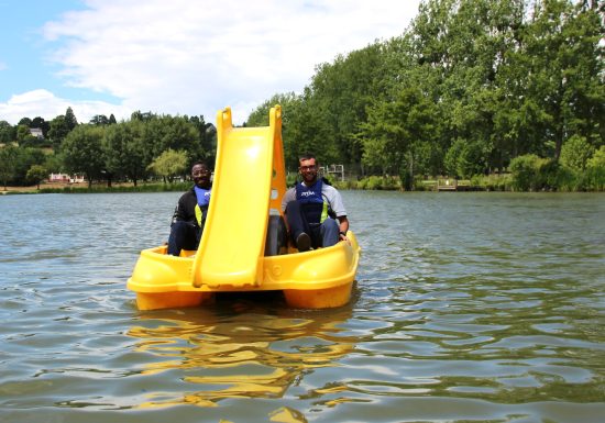 Location de pédalo 4 places avec toboggan à la demi-heure
