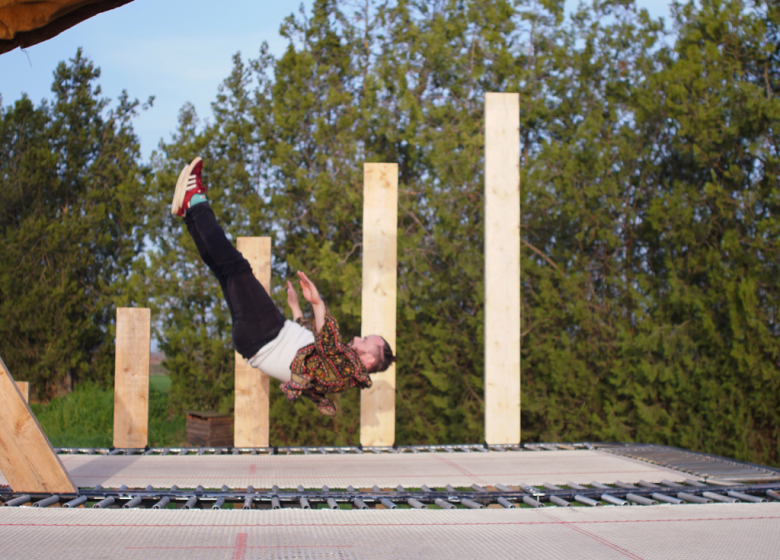 Stages Grand Trampoline | Avec Emilien Janneteau, artiste de cirque de la compagnie La Contrebande.