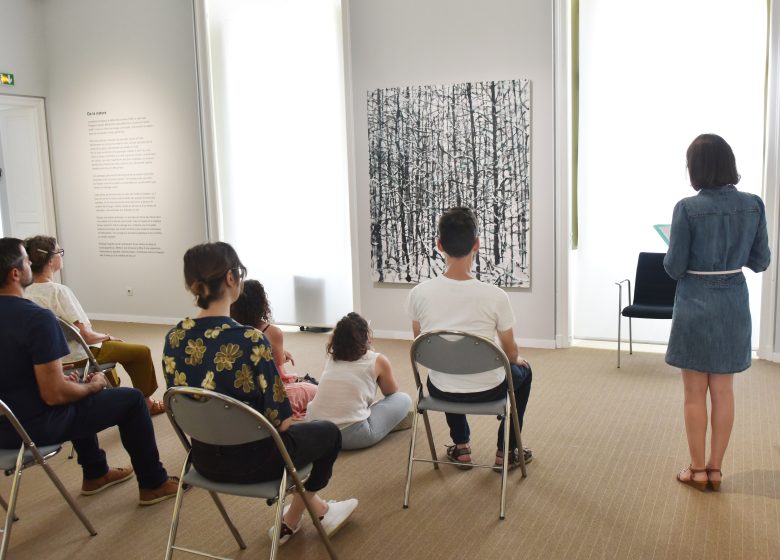 Séance de méditation au musée de Tessé