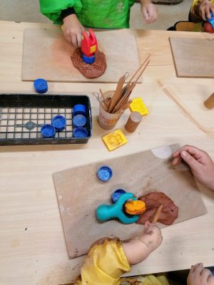 Atelier l’argile des tout-petits – éveil à la matière