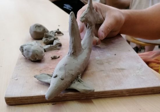 Atelier les mains dans la terre