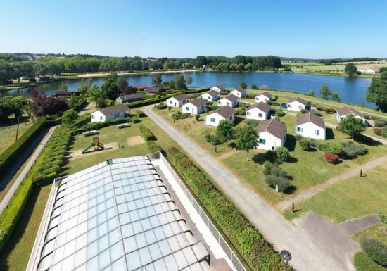 AU BORD DU LAC CHALET VILLAGE