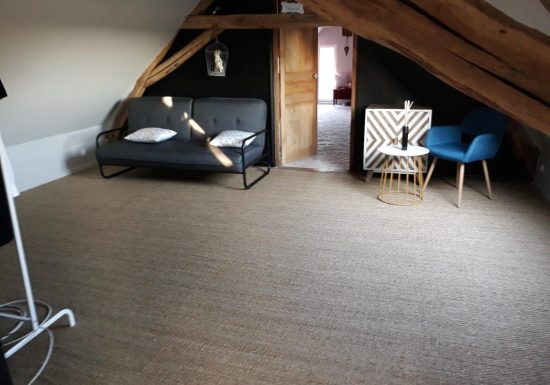 MEUBLE – LA MAILLARDIERE
