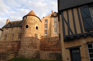 L’Enceinte romaine du Mans – Cité Plantagenêt