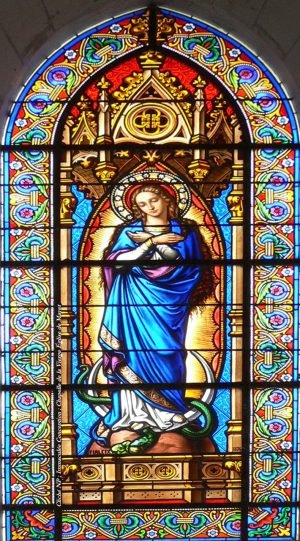 VITRAUX FIALEIX DANS L’ÉGLISE NOTRE DAME DE L’IMMACULÉE CONCEPTION DE MAYET