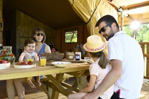 Lodge à la ferme équestre des Bleuets