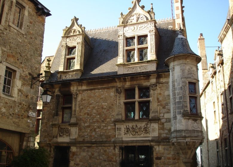 HÔTELS PARTICULIERS : LE BEAU XVIIIE SIÈCLE MANCEAU – VOLET 1