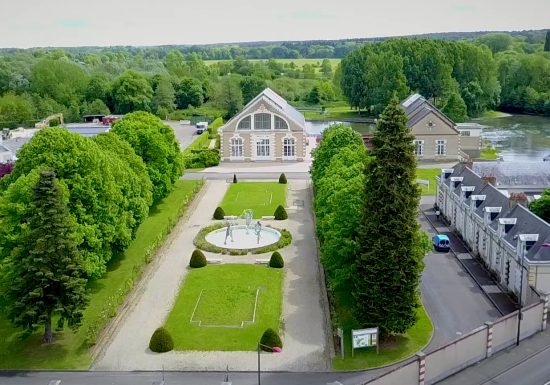Voie verte en bord de rivière entre la Promande Newton et l’Arche de la Nature