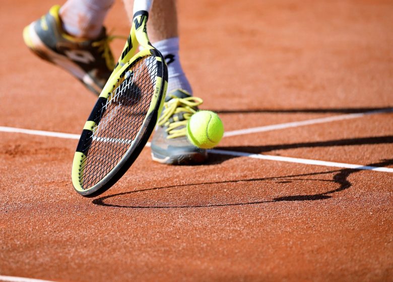 TENNIS : TENNIS DE SAINT COSME EN VAIRAIS